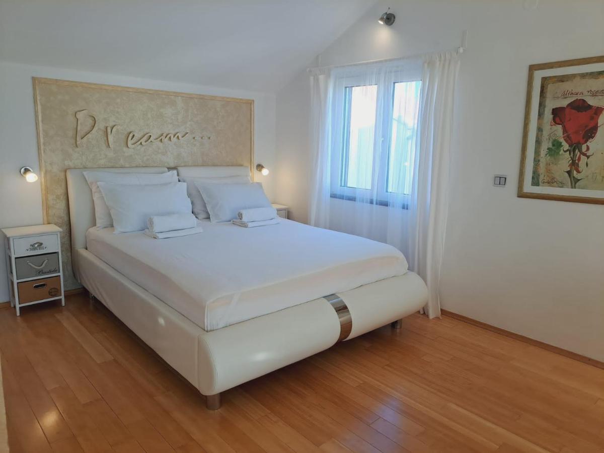 Apartments Ana Zaboric, 50 M Od Sljuncane Plaze Exterior foto
