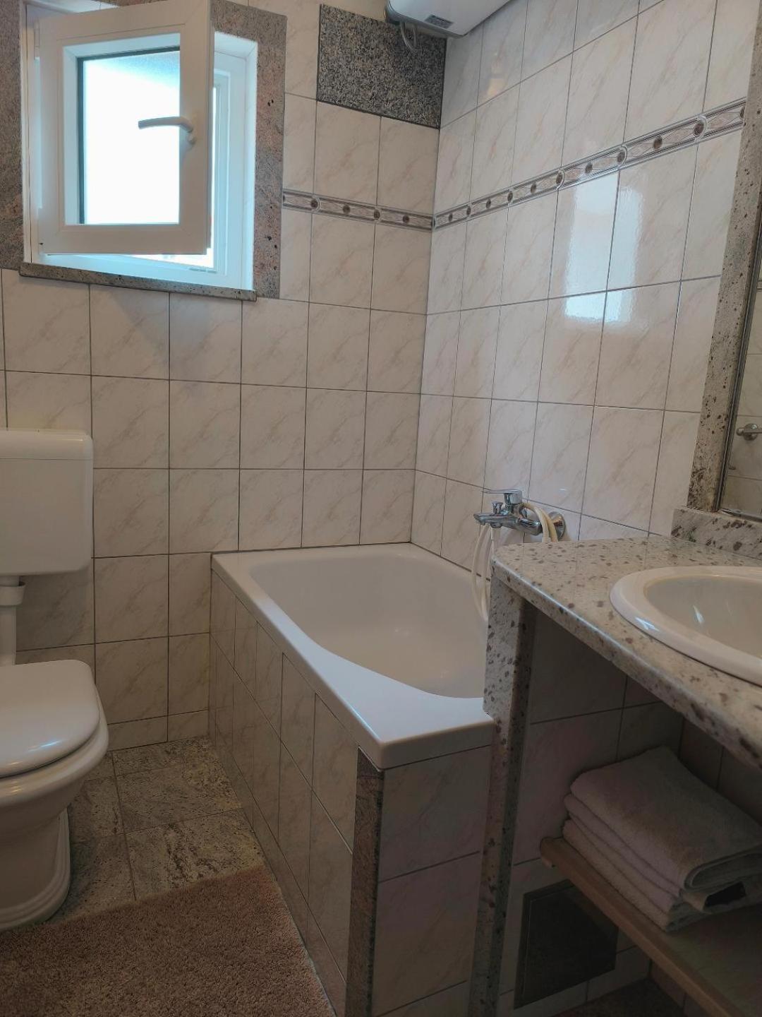 Apartments Ana Zaboric, 50 M Od Sljuncane Plaze Exterior foto